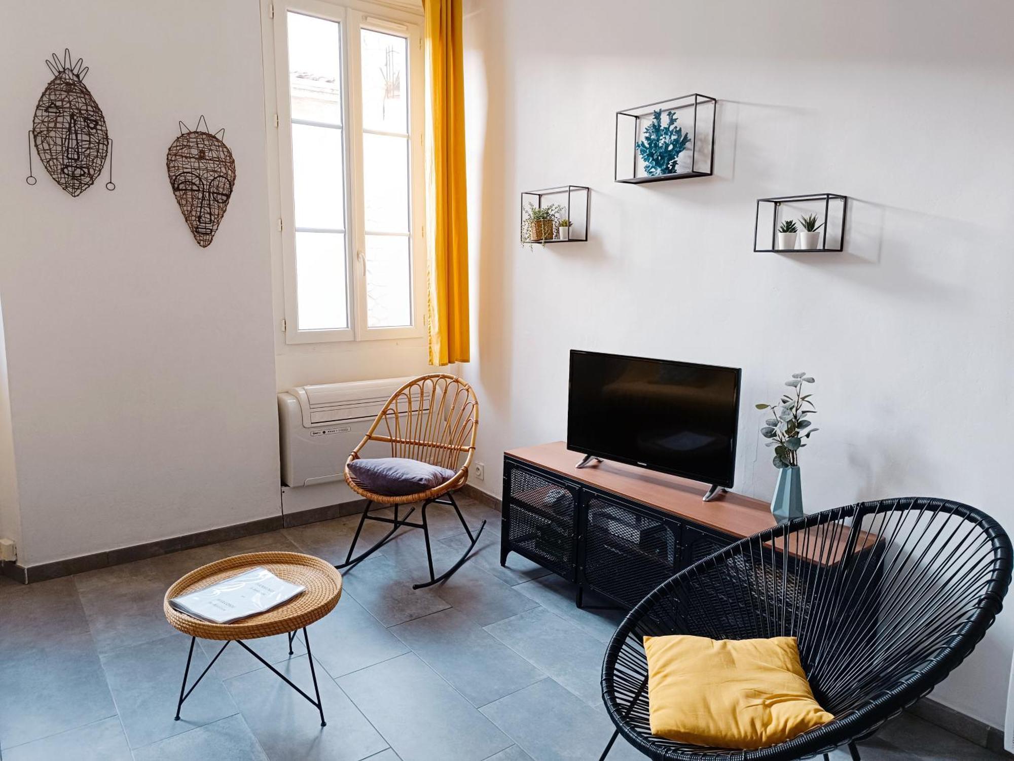 Grand 2 Pieces Renove Climatise, Vieil Antibes, Proche Portアパートメント エクステリア 写真