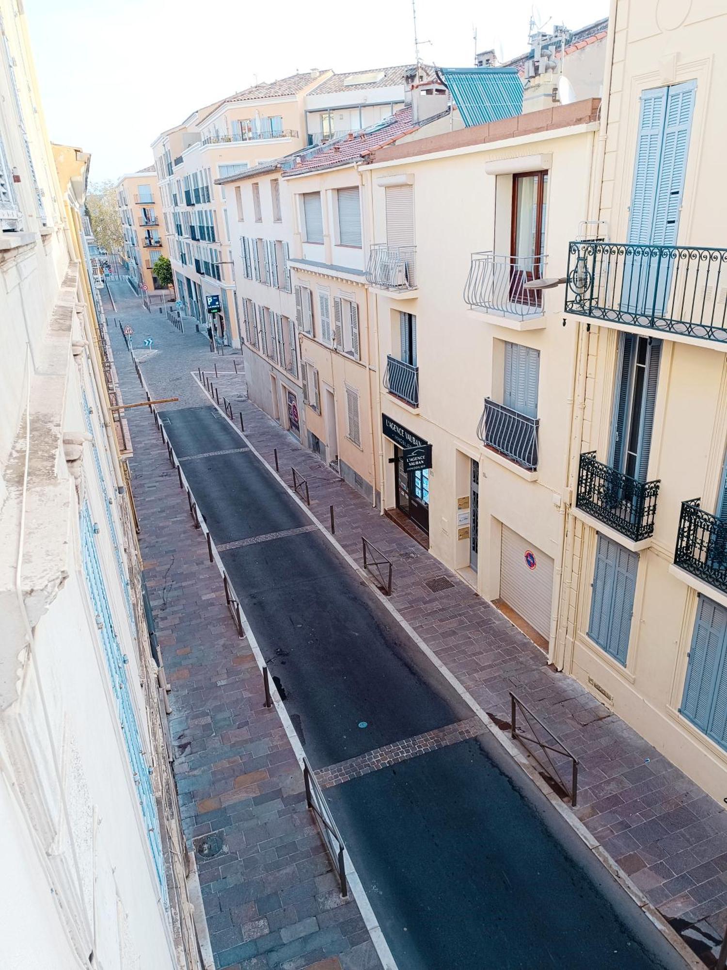 Grand 2 Pieces Renove Climatise, Vieil Antibes, Proche Portアパートメント エクステリア 写真